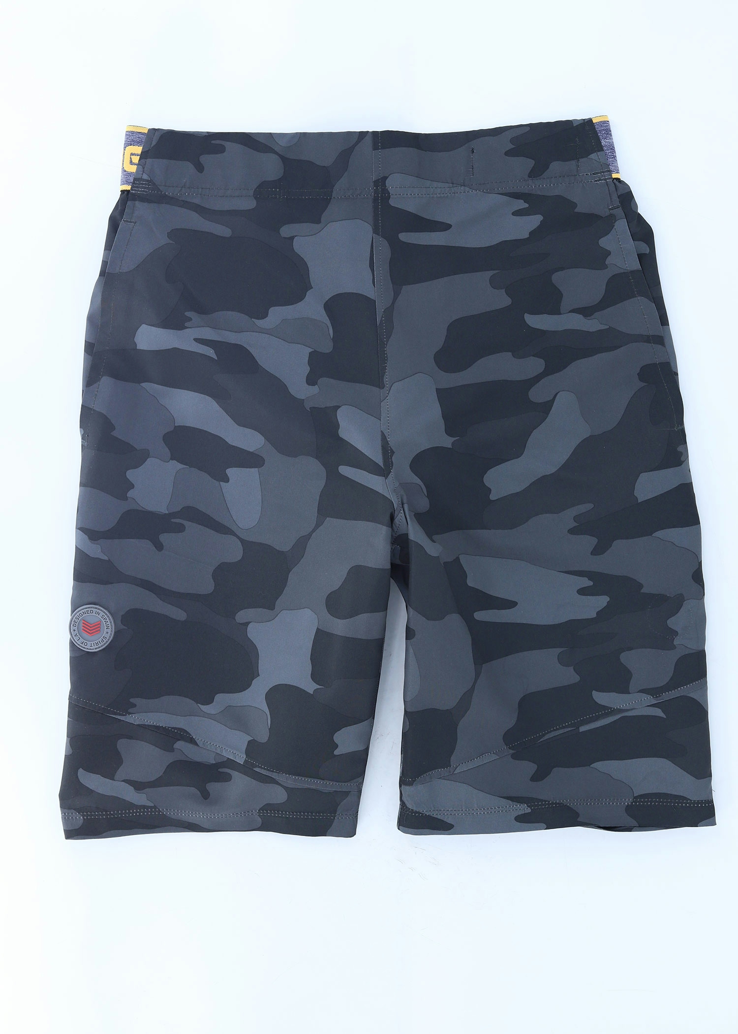 laridae ii short camo color front view
